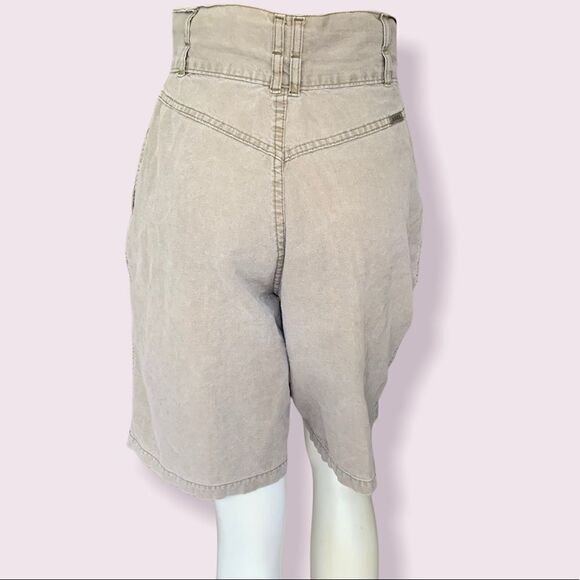 Vintage 80’s Jordache super high waisted paper bag style pleated walking shorts - Picture 3 of 9